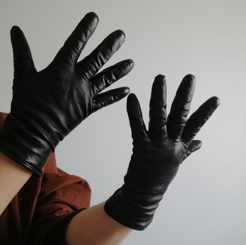 * Charter Club Cashmere Lined Leather Tech Gloves - Picture 5 of 8